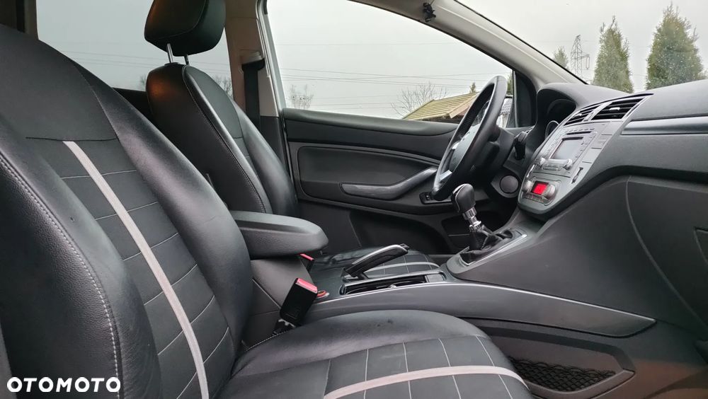 Ford Kuga 2.0 TDCi 2x4 Titanium - 18