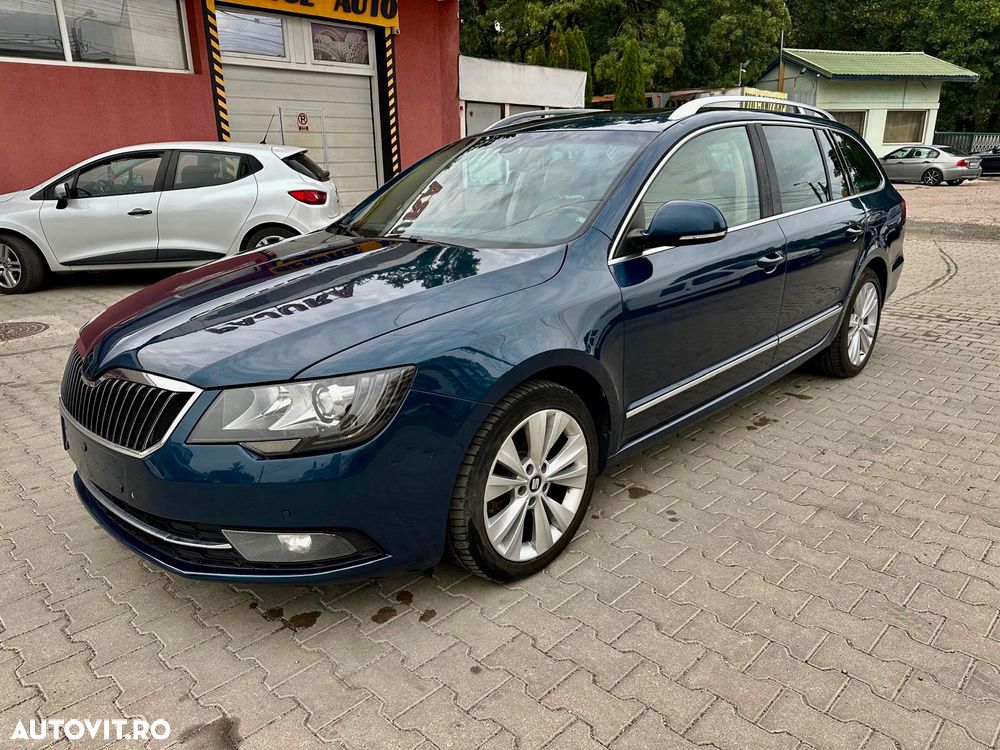 Skoda Superb Combi 2.0 TDI DSG Elegance - 1
