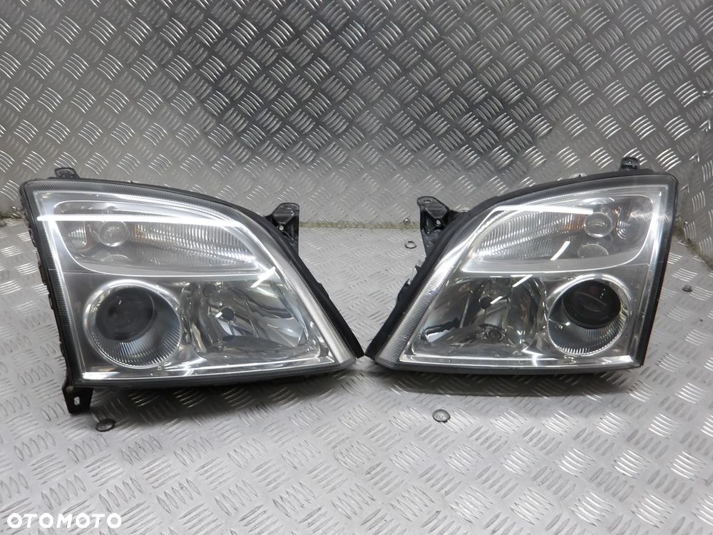 OPEL VECTRA C KOMBI 2.0D LAMPA PRAWA LEWA PRZÓD PRZEDNIA 155888-00 - 1