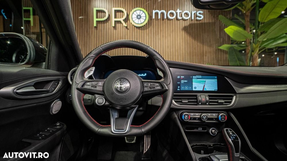Alfa Romeo Giulia 2.0 Turbo 16V AT8-Q4 Competizione - 25