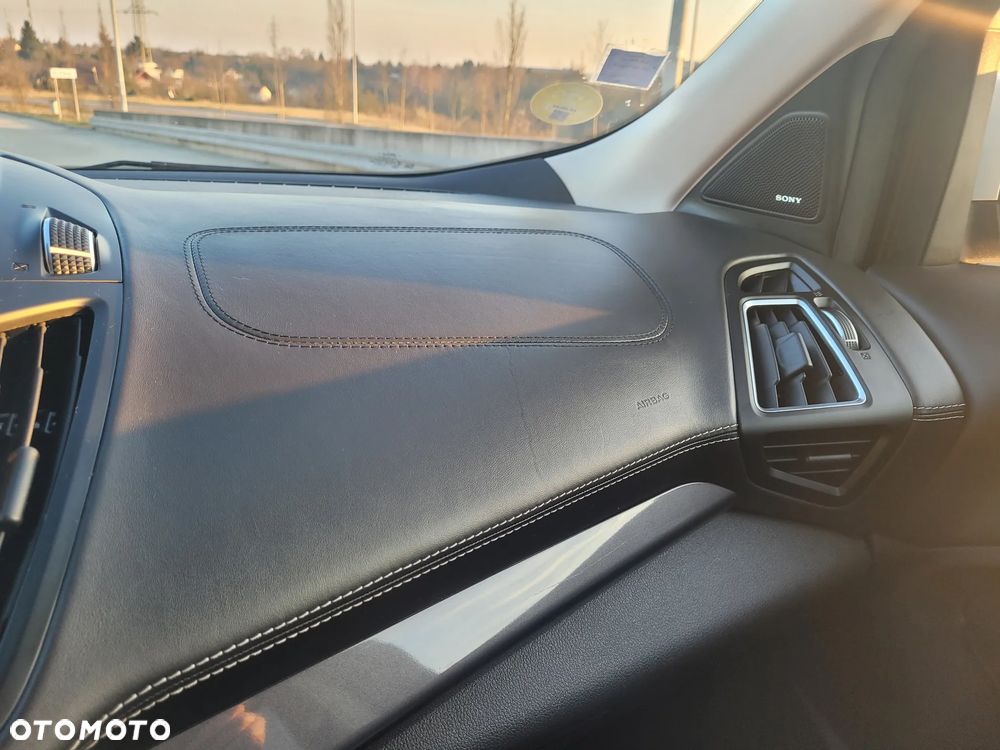 Ford Kuga - 25