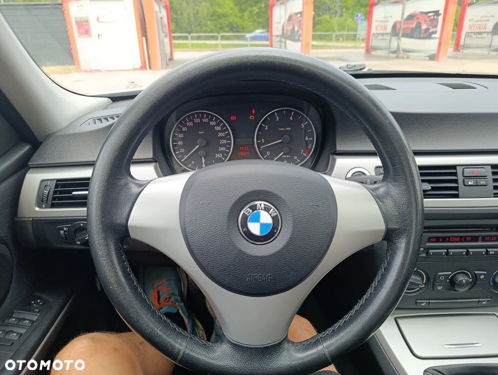 BMW Seria 3 320i - 19