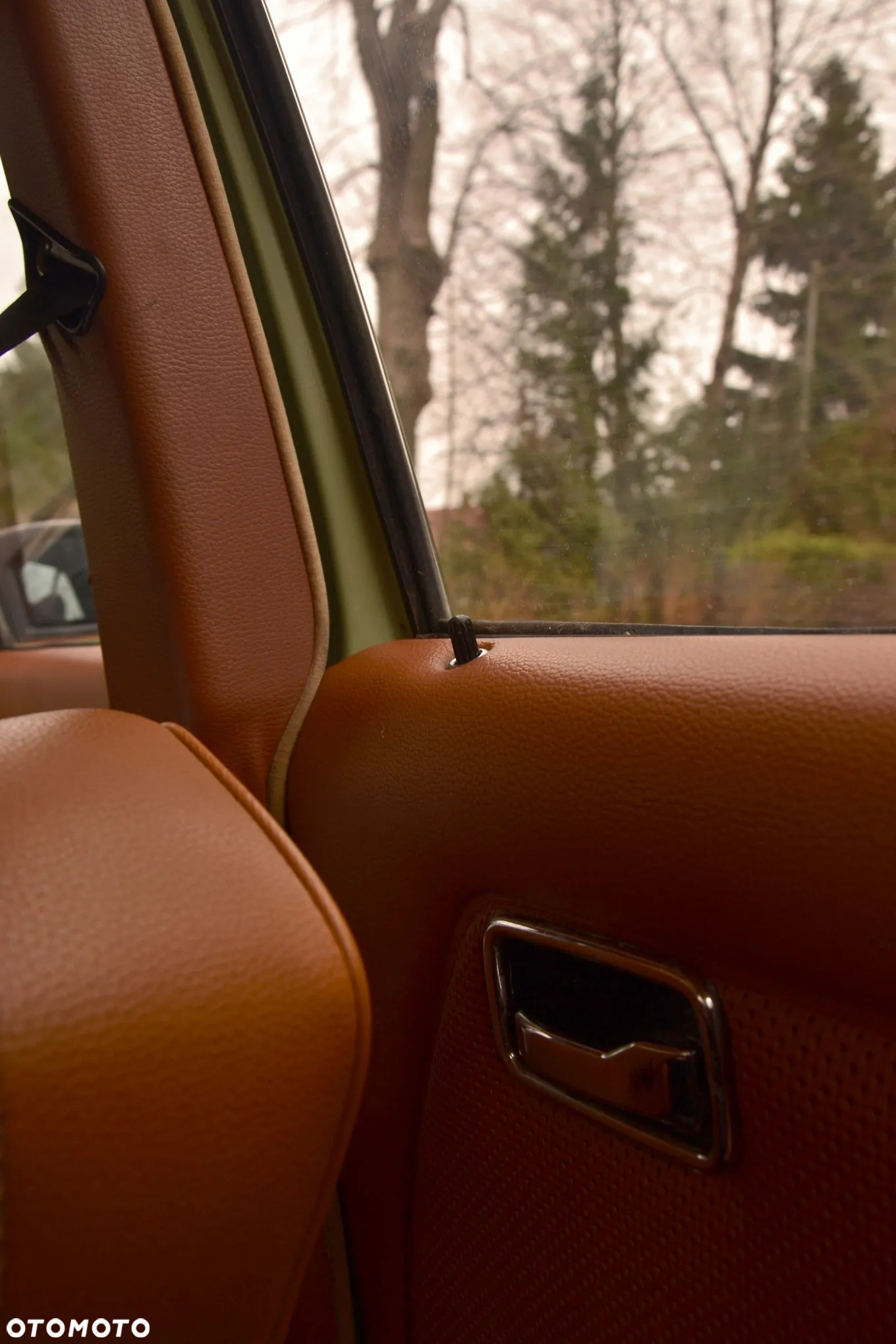 Mercedes-Benz W123 - 23