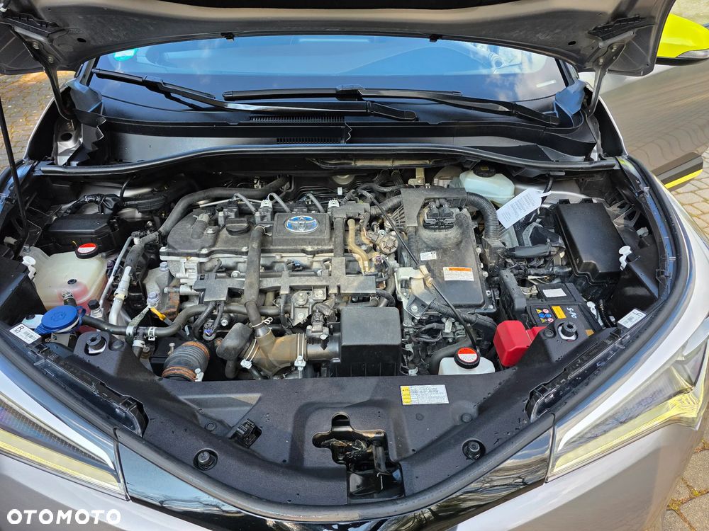 Toyota C-HR 1.8 Hybrid Neon Lime powered by JBL - 39