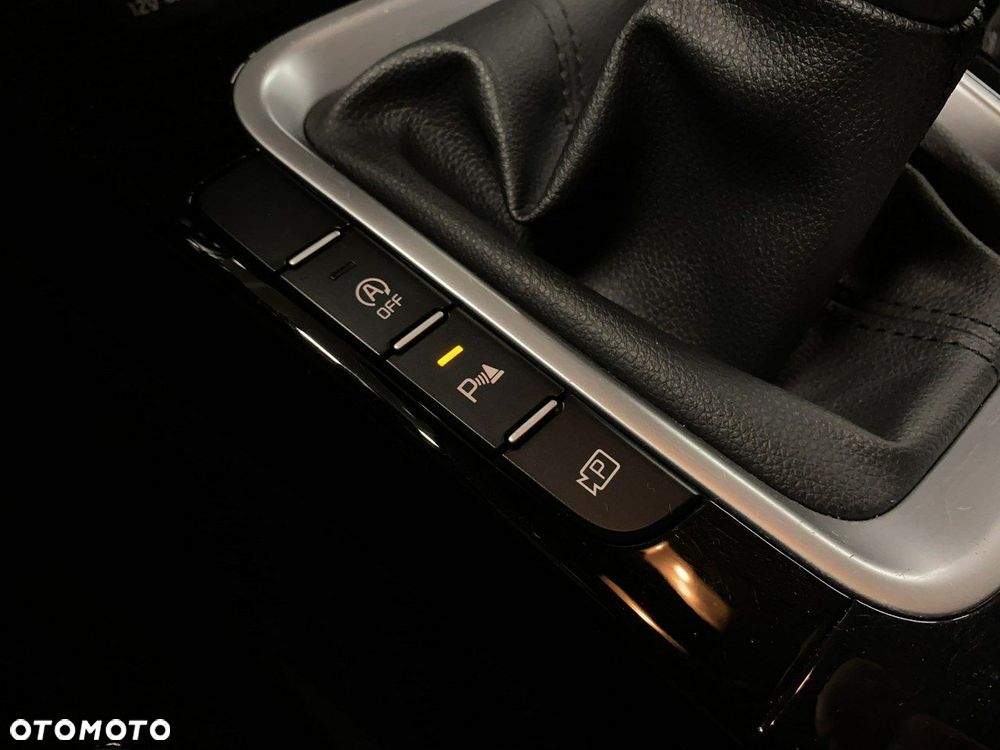 Kia XCeed - 35