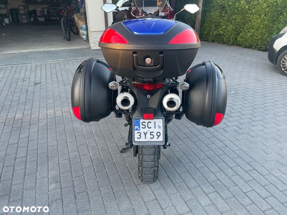 Suzuki V-STROM - 8
