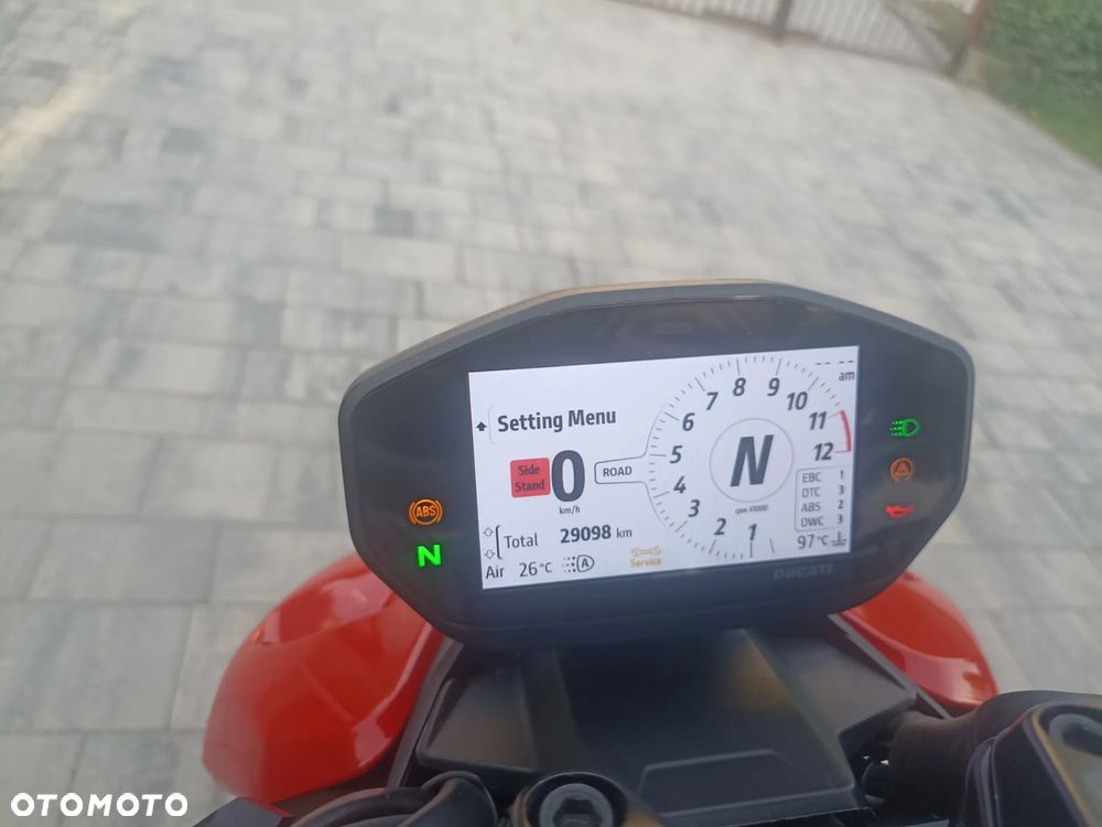 Ducati Streetfighter V2 - 19