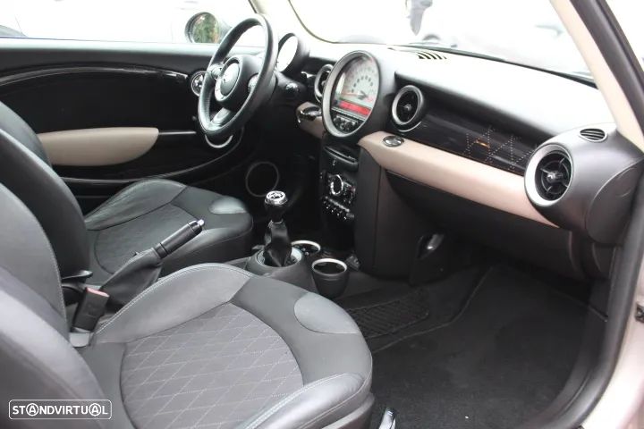 MINI 3 Portas Cooper D - 36
