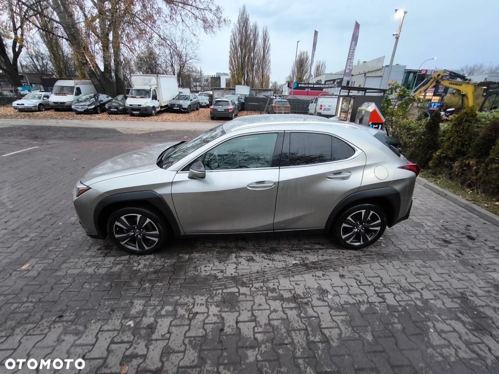 Lexus UX - 17