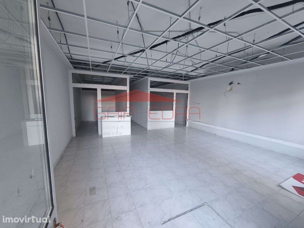 Imóvel comercial pronto a habitar com montra em Guarda - Grande imagem: 4/14