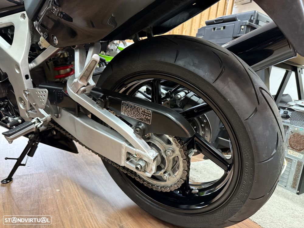 Honda CBR 900 RR - 11