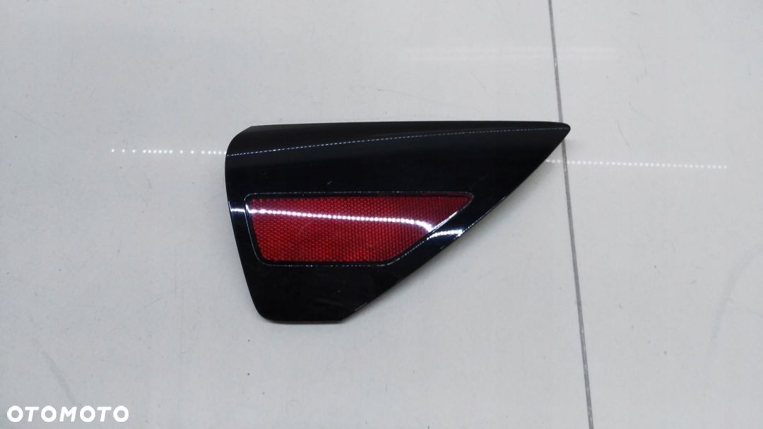 TESLA 3 PRAWY ODBLASK KLAPKA LAMPY PRAWEJ TYL - 1