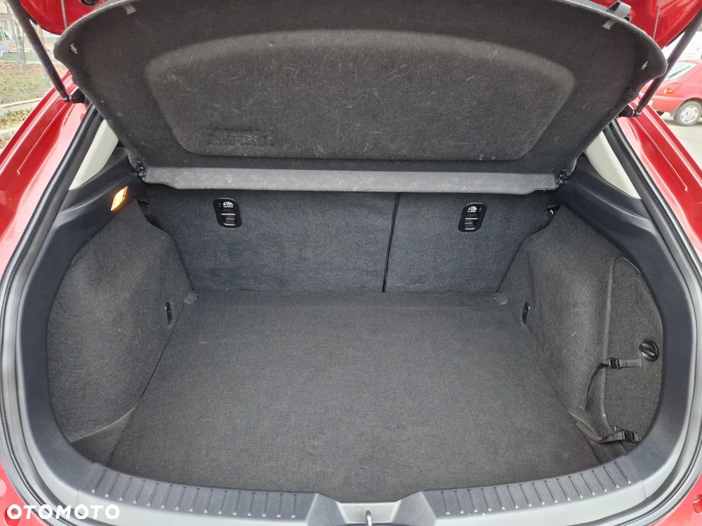 Mazda 3 SKYACTIV-G 120 NAKAMA - 40