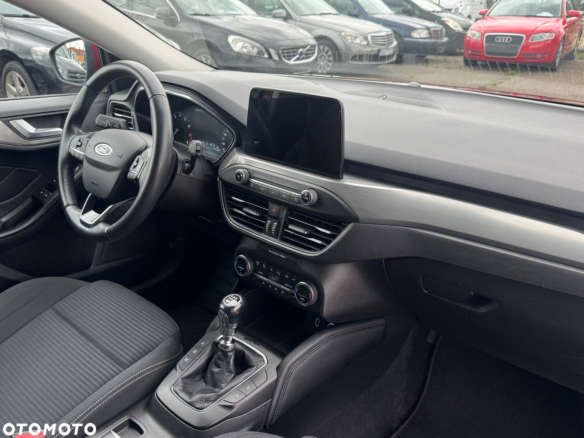 Ford Focus 1.0 EcoBoost Start-Stopp-System TITANIUM DESIGN - 12