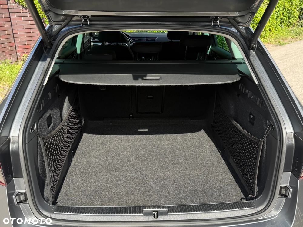 Skoda Superb 2.0 TDI SCR Style DSG - 36