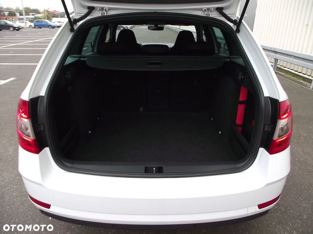 Skoda Octavia 1.5 TSI ACT Style DSG - 35