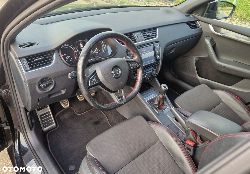 Skoda Octavia Combi 2.0 TDI (Green tec) RS - 20