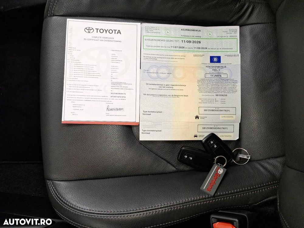 Toyota Corolla 2.0 HSD Exclusive Plus GR Sport Bi-Tone - 12