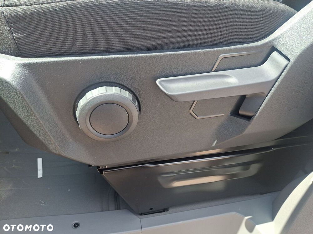 Volkswagen Crafter 2.0 TDI 140 KM Manual - 17