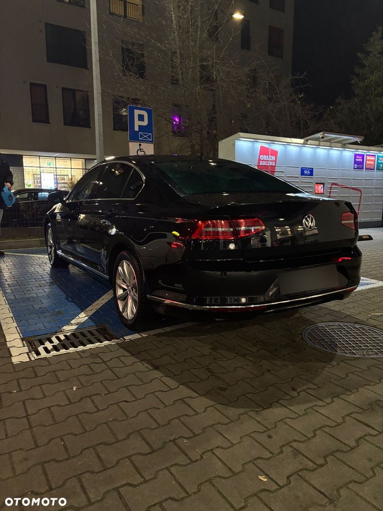 Volkswagen Passat - 11