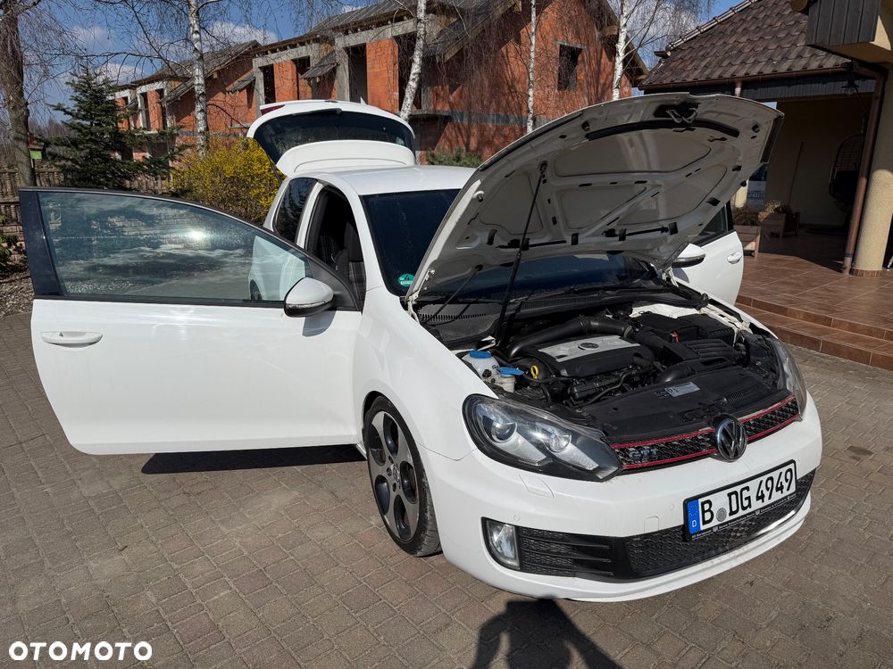 Volkswagen Golf 2.0 GTI adidas - 40
