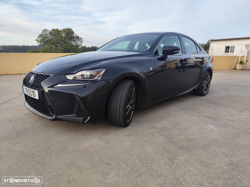 Lexus IS 300H F Sport - 11