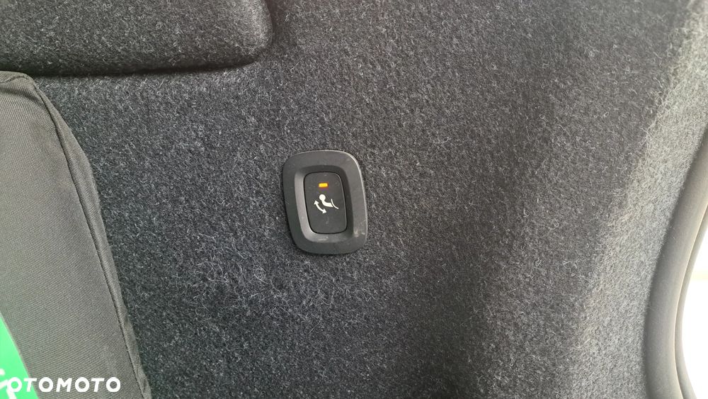 Volvo XC 40 B3 Plus Dark - 10
