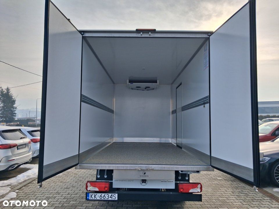 Mercedes-Benz Sprinter - 24