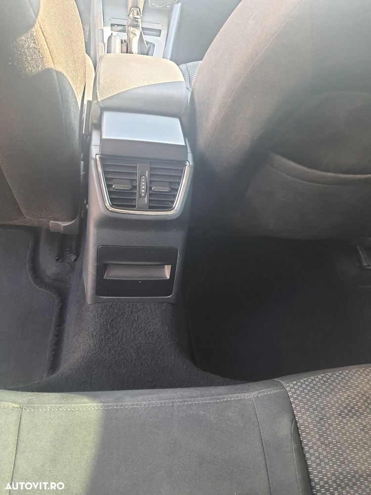 Skoda Octavia 1.6 TDI DSG Ambition - 9