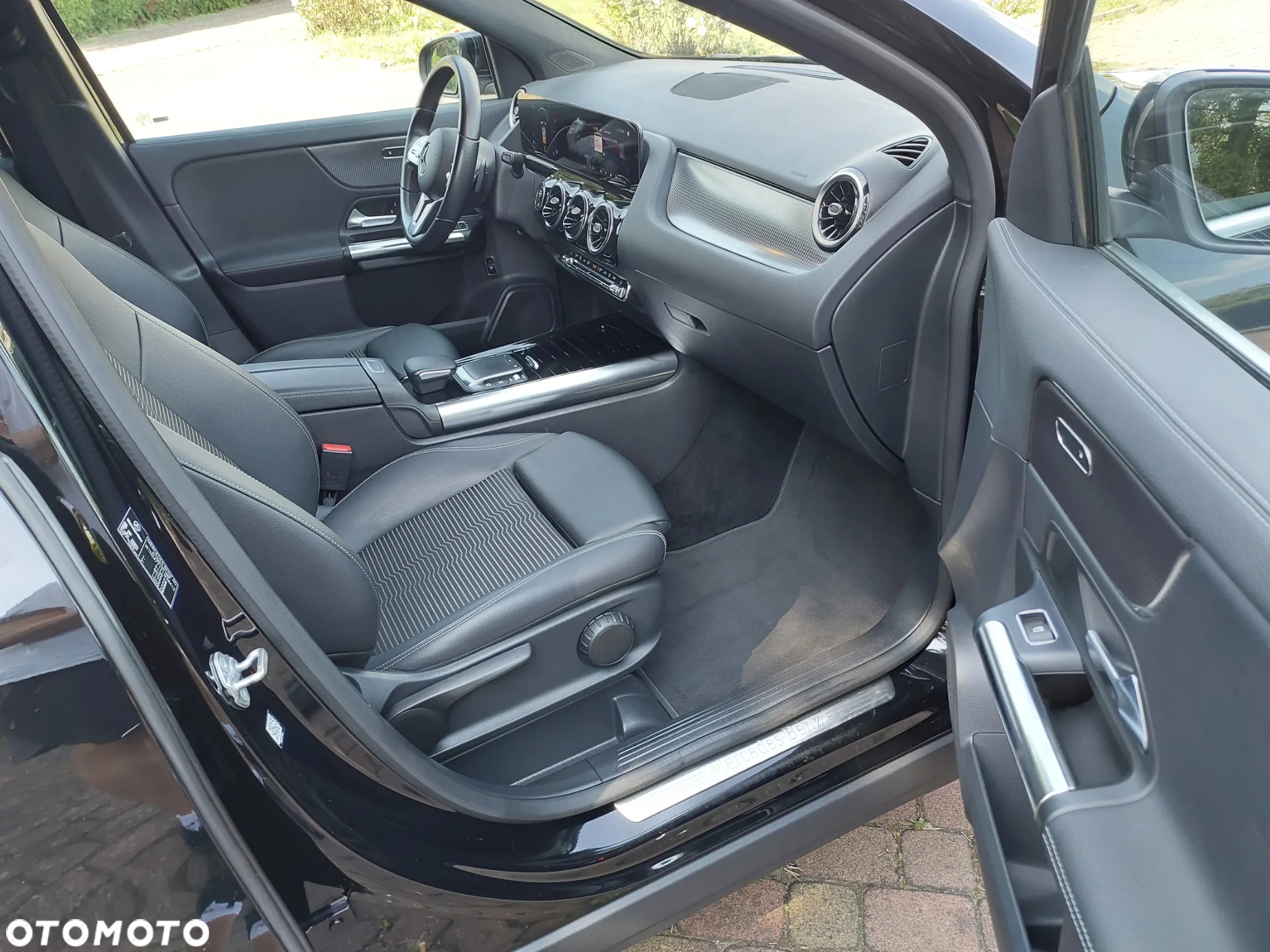 Mercedes-Benz GLA 200 d AMG Line - 24