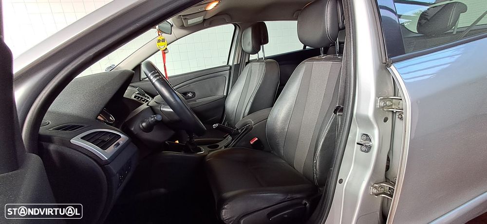 Renault Mégane Sport Tourer 1.5 dCi Dynamique S SS - 9