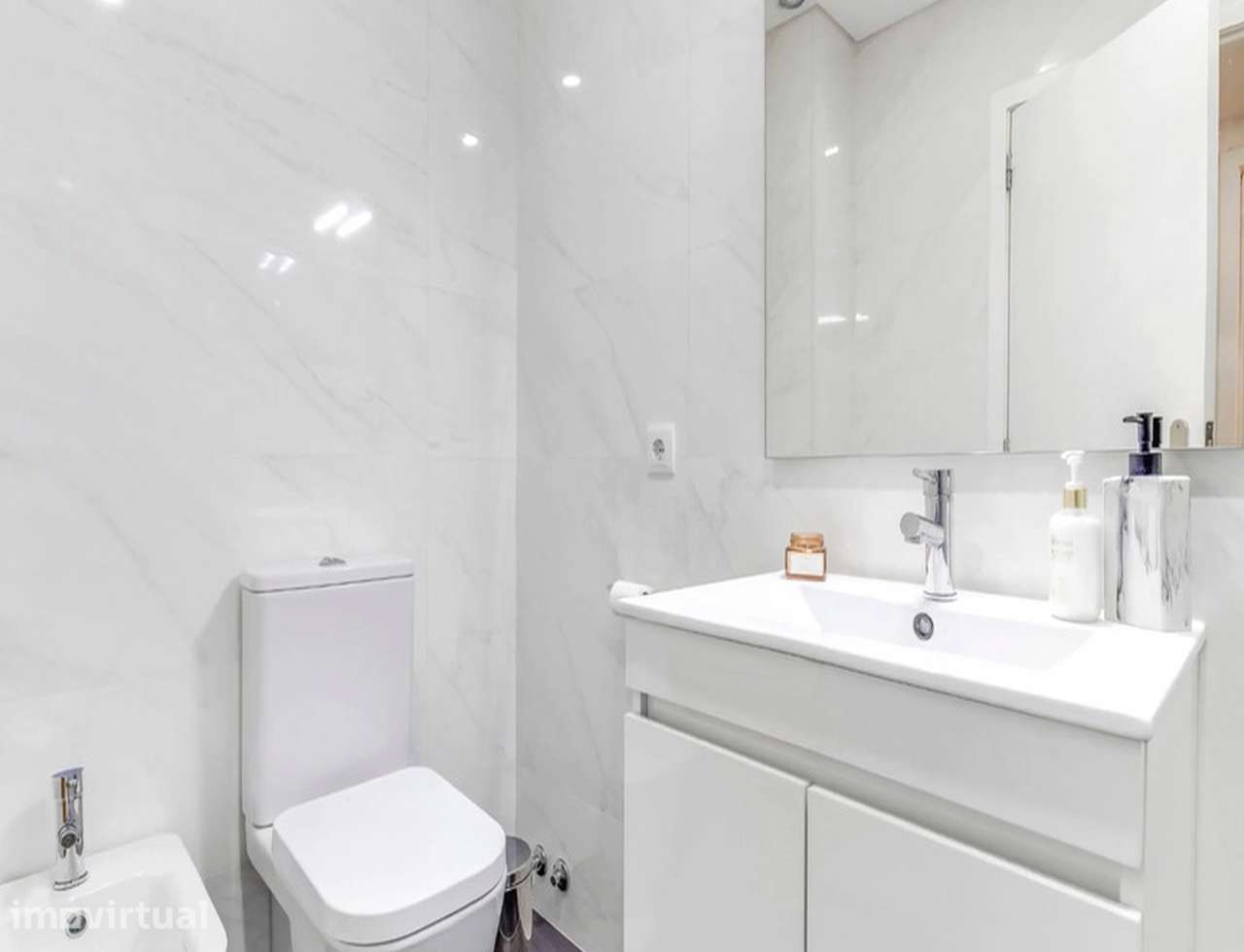 Apartamento T1 na Maia com garagem e varanda - Grande imagem: 5/20