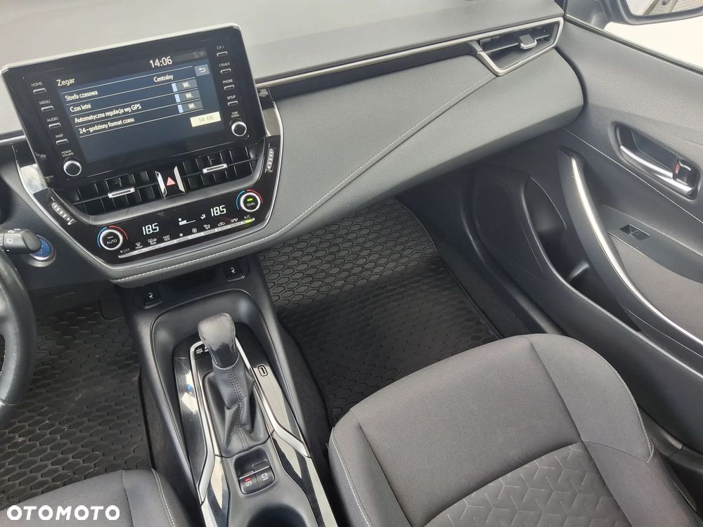 Toyota Corolla 1.8 Hybrid Executive - 17