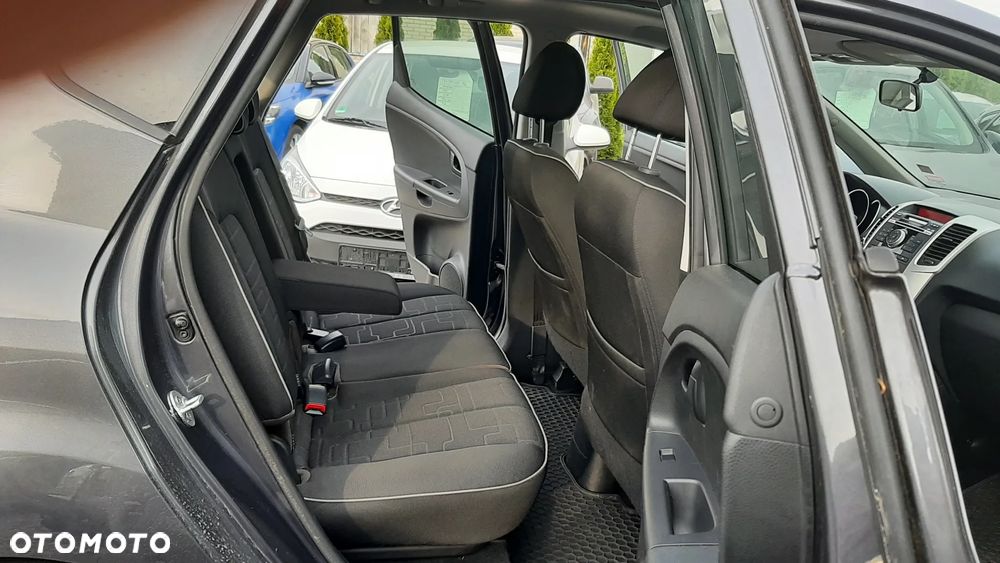Kia Venga 1.4 CVVT Business Line - 17