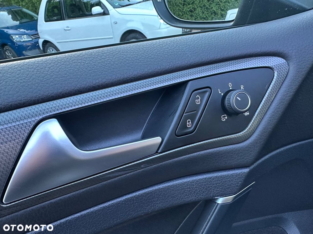 Volkswagen Golf Variant 2.0 TDI SCR DSG IQ.DRIVE - 13