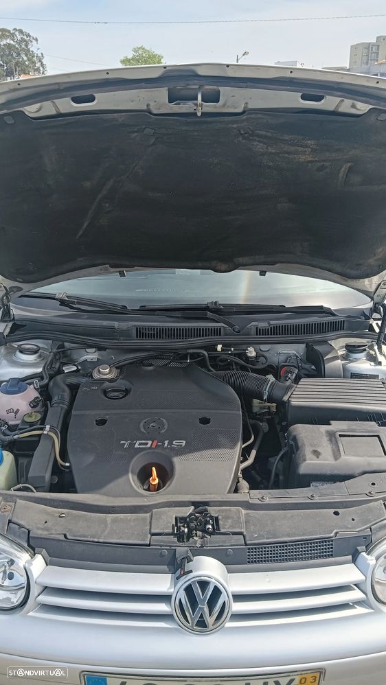 VW Golf 1.9 TDi Highline - 23