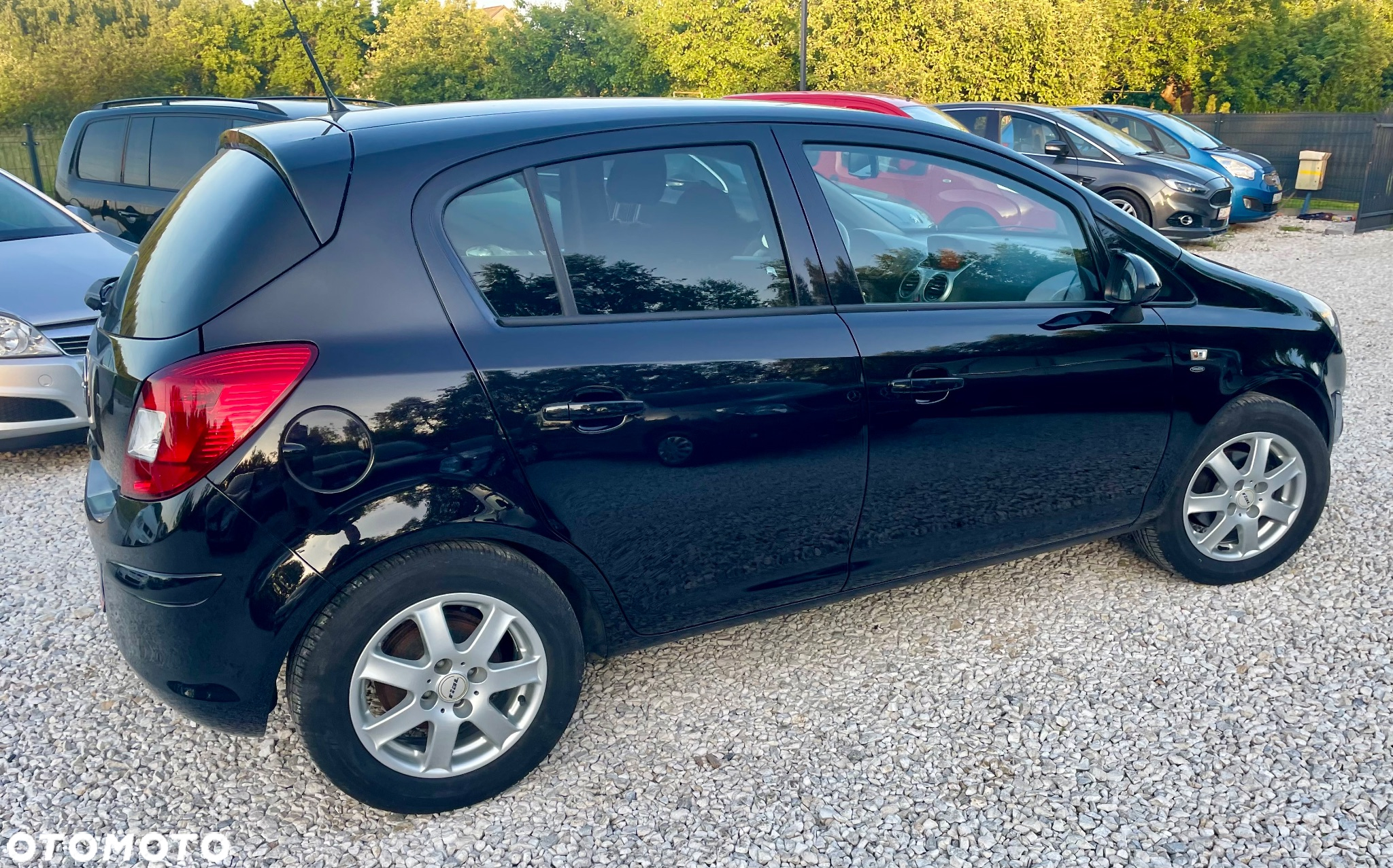 Opel Corsa 1.4 16V Innovation - 23