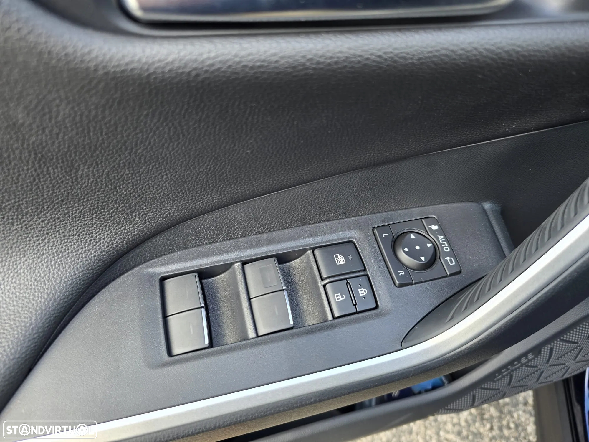 Suzuki Across 2.5L PHEV GLX AWD - 9
