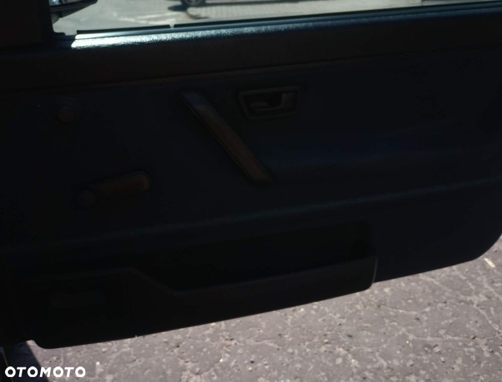 Volkswagen Golf 1.6 CL - 25
