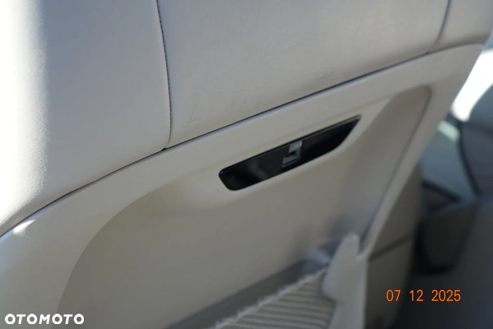 Chrysler Pacifica - 13