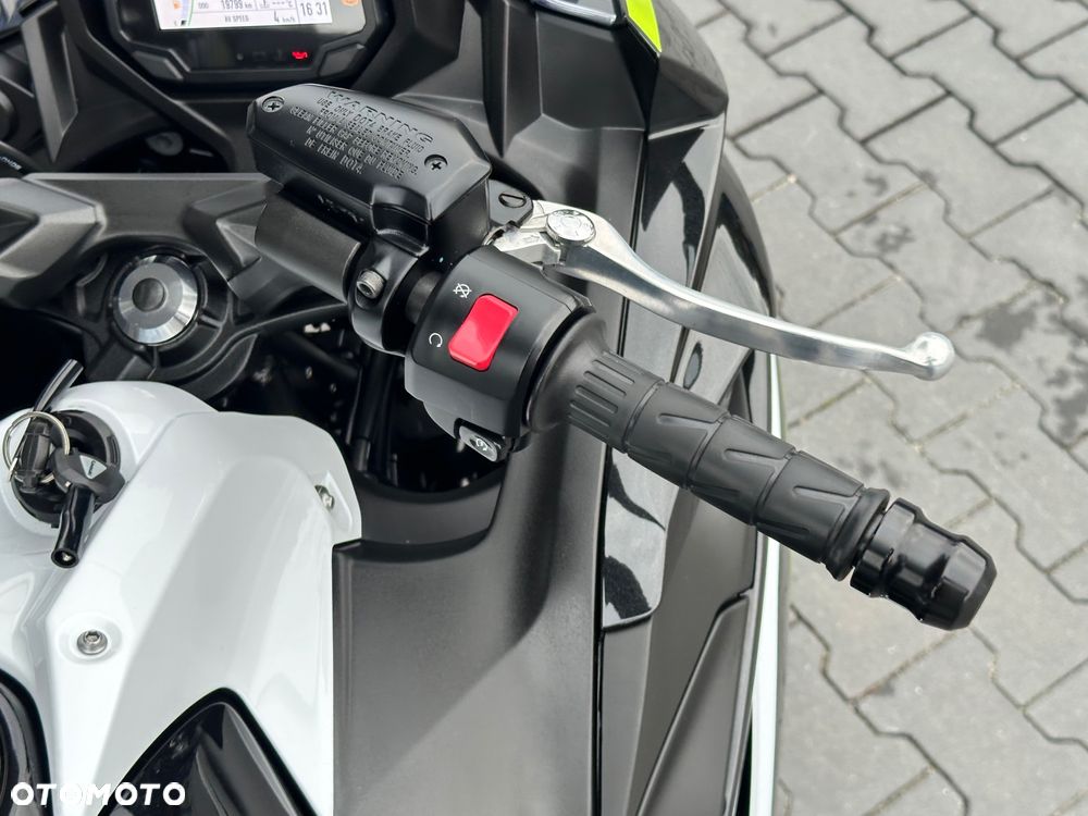 Kawasaki Ninja - 25