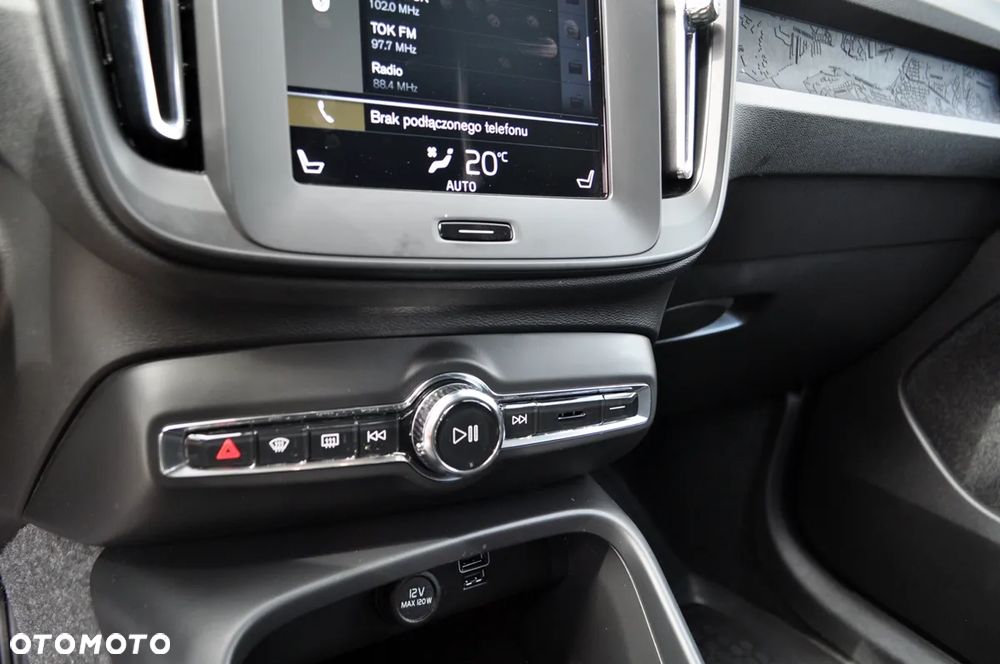 Volvo XC 40 T3 Momentum Core - 24