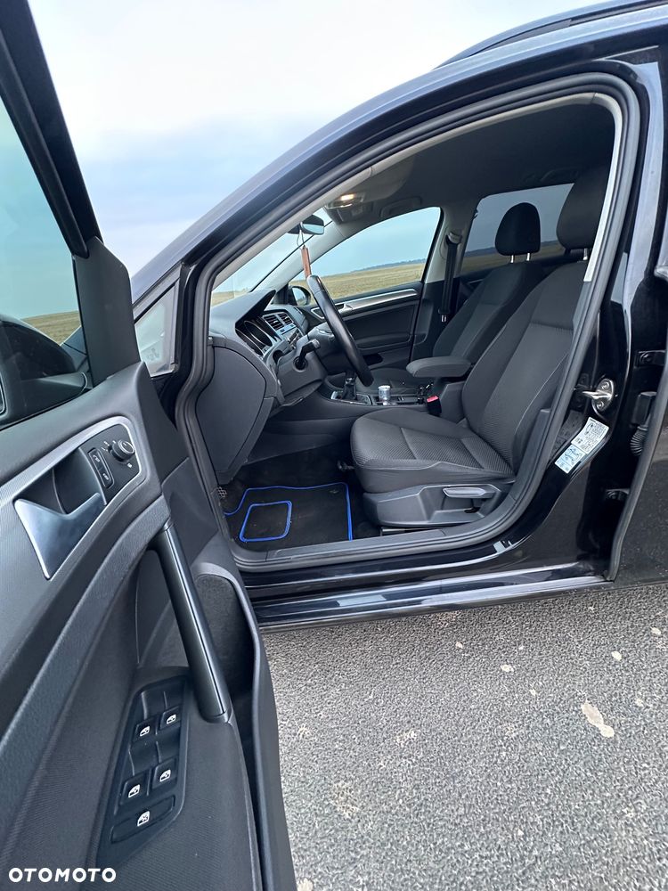 Volkswagen Golf - 5