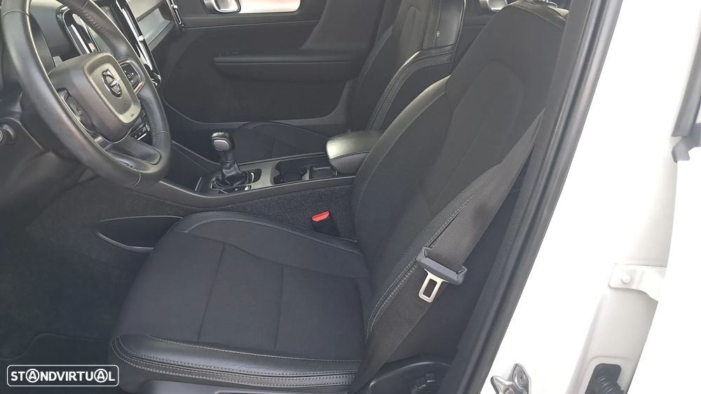 Volvo XC 40 2.0 D3 Momentum Plus - 36