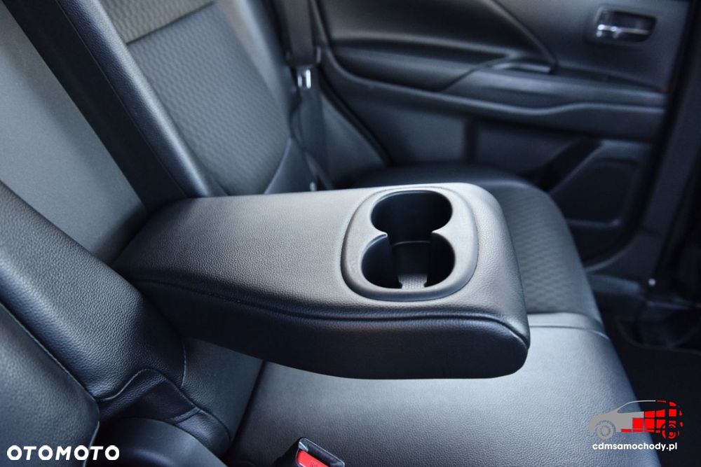 Mitsubishi Outlander - 36