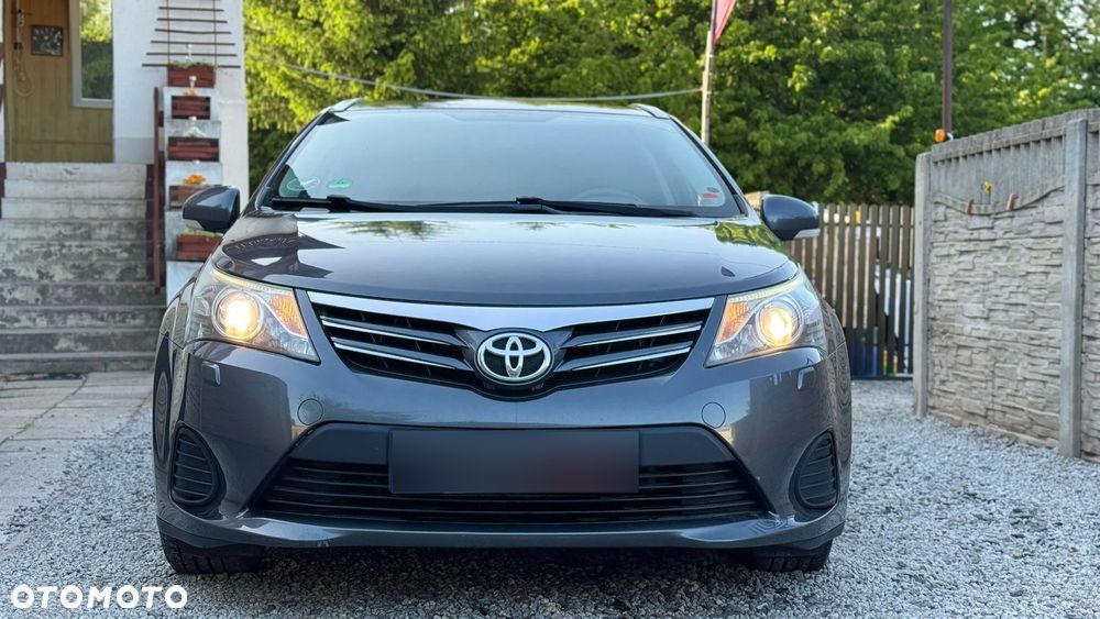 Toyota Avensis 1.6 Comfort - 9