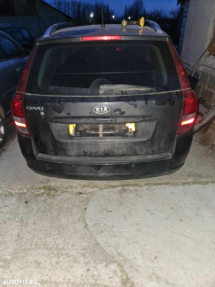 Dezmembrez kia ceed - 3