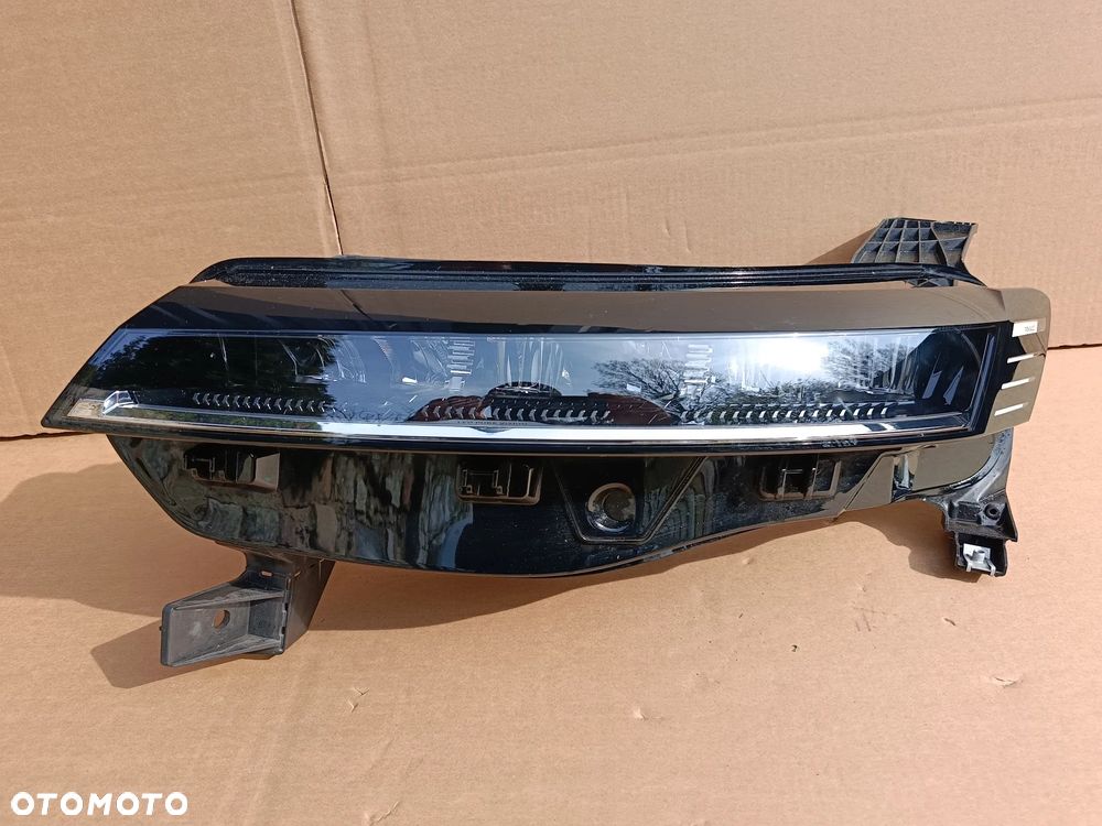 Full Led przedni lewy Renault Megane V 5 E-TECH lampa 260606256R - 1