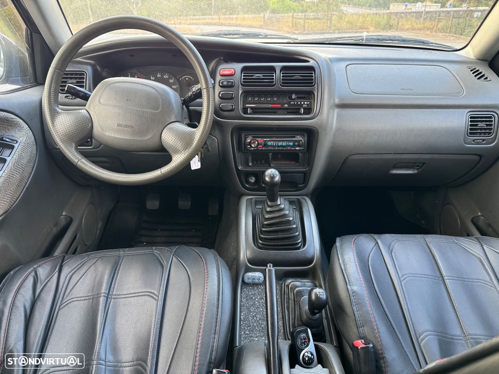 Suzuki Grand Vitara Metal Top 2.0 TDi - 6