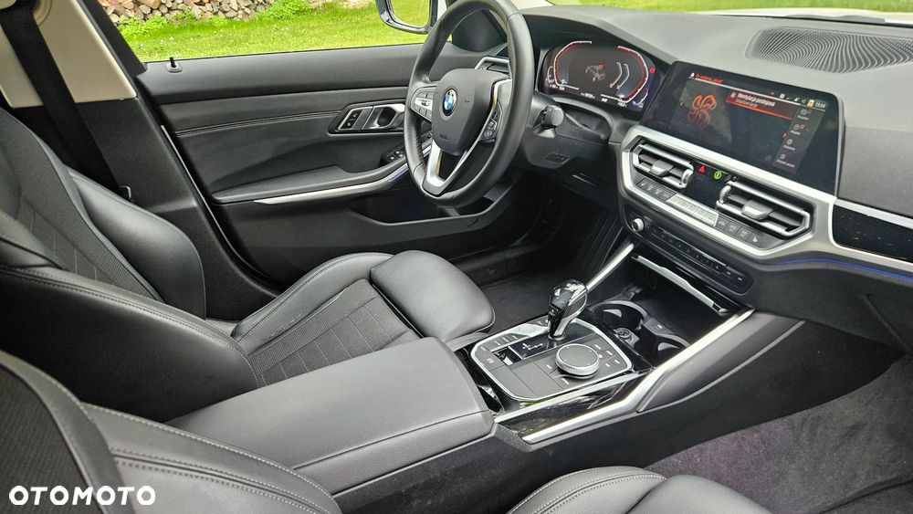 BMW Seria 3 318i - 8